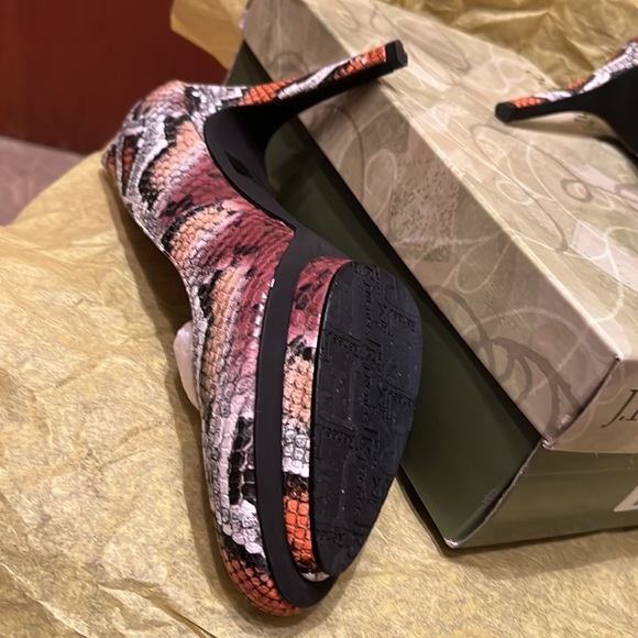 shoes - Picture 7 of 8